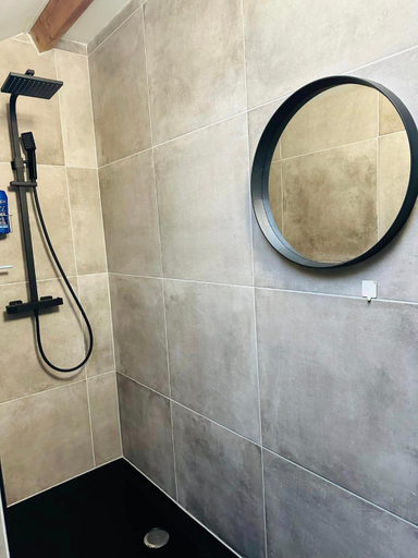 Bathroom 3, Bed and breakfast aan de grens, Limburg