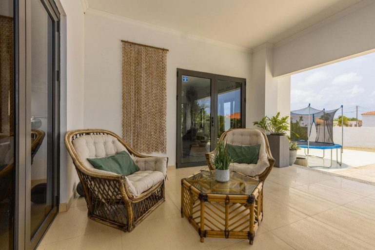 Others 5, Villa Sophie Privatepool 5 Minutes From the Beach