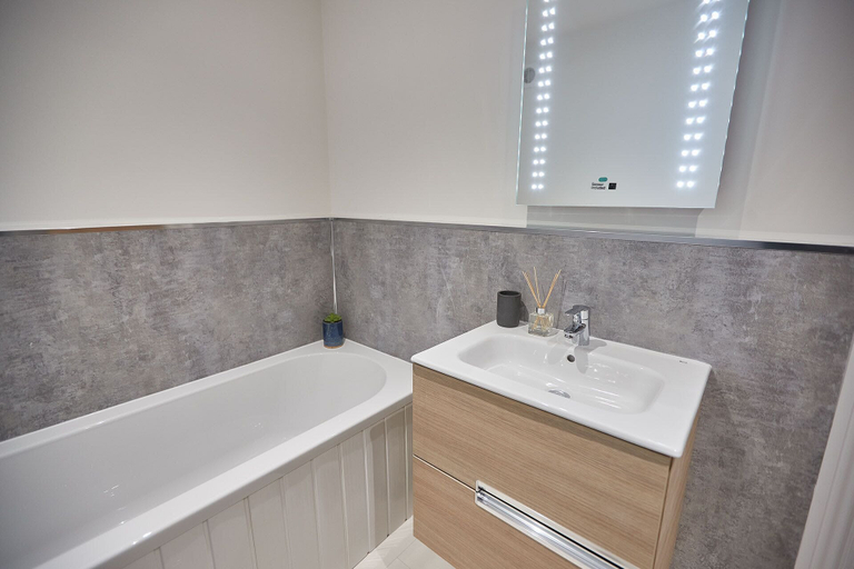Bathroom 3, Host Stay Iburn House Briggswath, North Yorkshire
