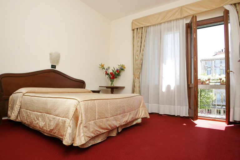 Bedroom 2, Hotel Cristallo, Venezia