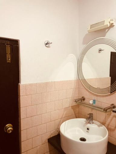 Bathroom 3, The Majestic Bed & Breakfast, Bagmati