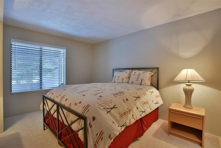 Bedroom 2, Seven Springs Sunridge 3 BR Condo, Sleeps 10! by RedAwning, Somerset