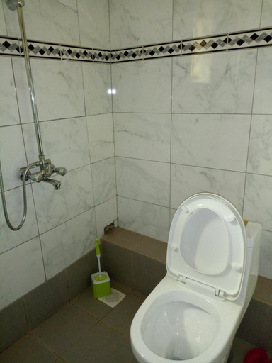 Bathroom 3, Sibyangu Standard Hotel, Kampala