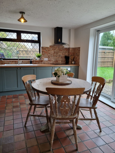Others 5, Green Cottage, Gwynedd