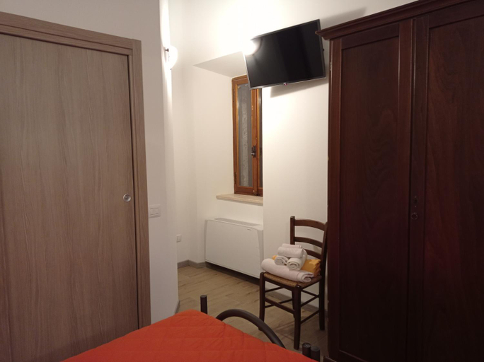 Bedroom 2, AFFITTACAMERE RISTORANTE GUAITA SANT'EUTIZIO, Perugia