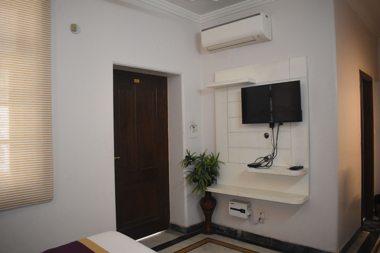 Bathroom 4, Shakuntala Palace - A Heritage Hotel, Lucknow
