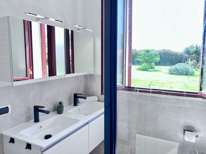 Bathroom 2, Countryside Villa With Private Pool and sea View, Sassari