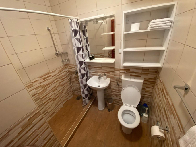 Bathroom 2, Welcome Apartments