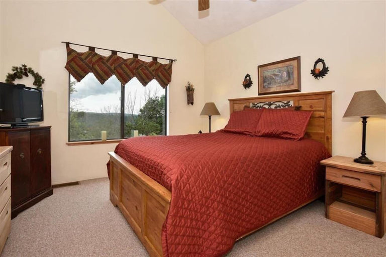 Bedroom 3, Seven Springs 3 Bedrooms Premium Condo by RedAwning, Somerset