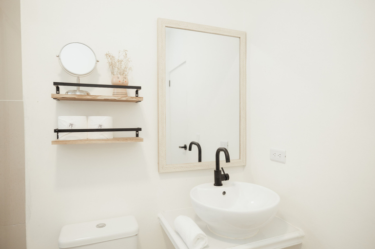 Bathroom 18