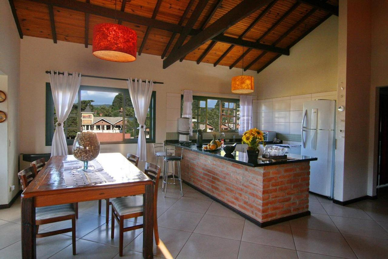 Food & Drinks 2, Maison Bleue Suites, Camanducaia