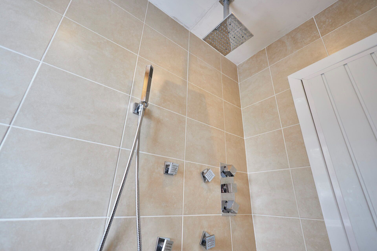 Bathroom 2, Host Stay The Paddock, Northumberland