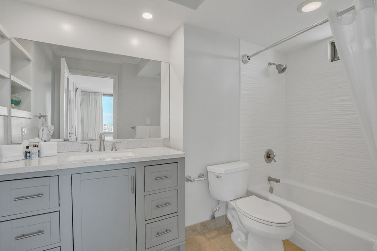 Bathroom, Beach Oasis with Ocean & City Views with FREE Parking!, Honolulu