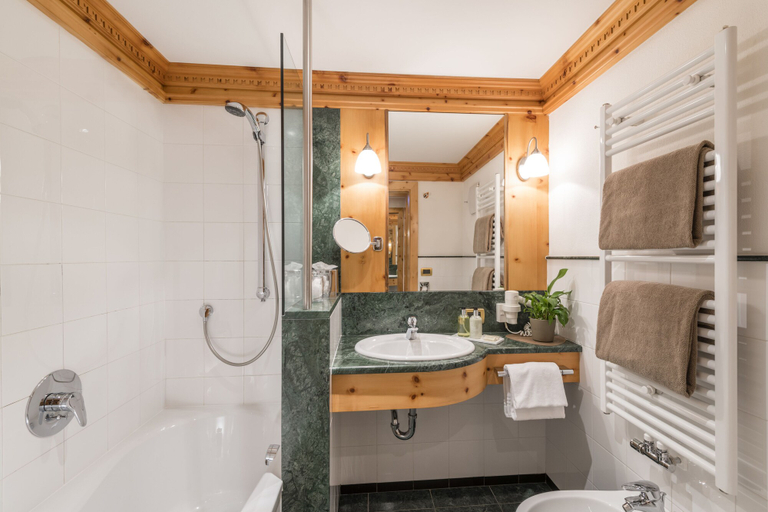 Bathroom 5, Hotel Angelo Engel, Bolzano