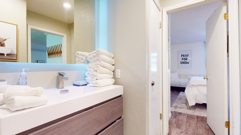 Bathroom 3, Summit #105 1 Bedroom Condo by RedAwning, Mono