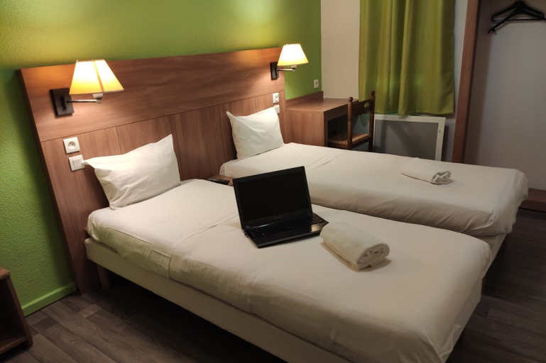 Bedroom, Glisy Hotel, Somme