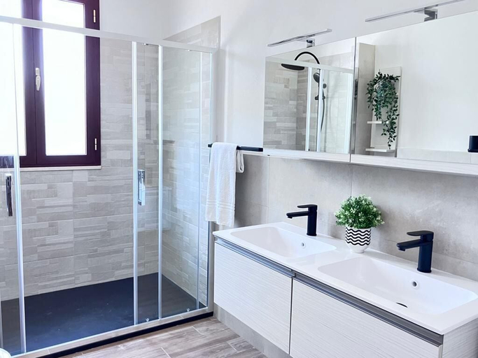 Bathroom 5, Countryside Villa With Private Pool and sea View, Sassari