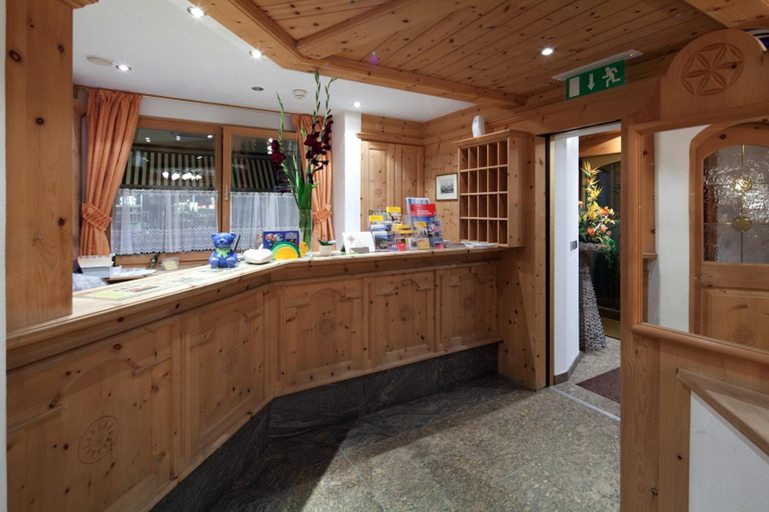 Public Area 2, Hotel Astras, Inn