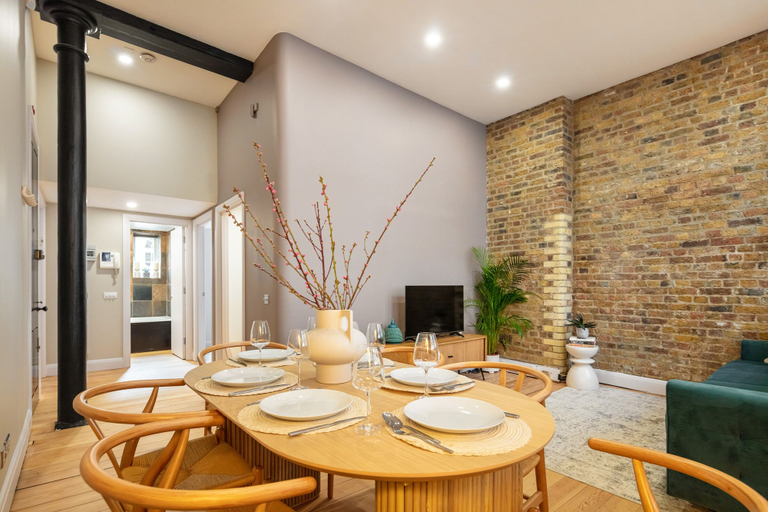 Others 5, Prime Covent Garden gem with Air-Con, London