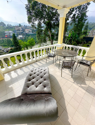 Exterior & Views 5, Villa Versay Puncak, Bogor
