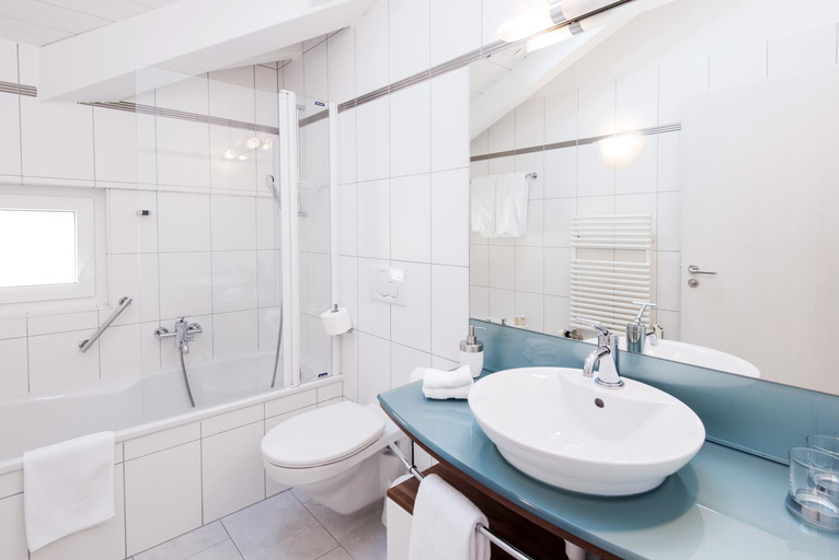Bathroom 3, Hotel Mistral Superior, Visp