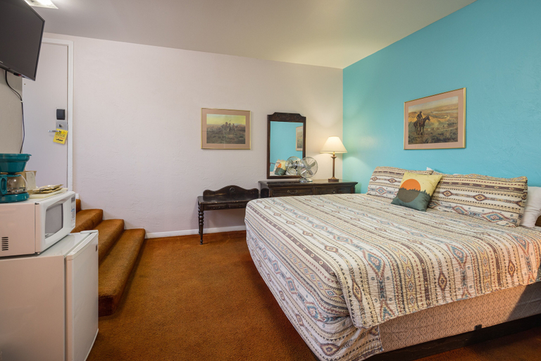 Bedroom 2, Apache Motel, Grand