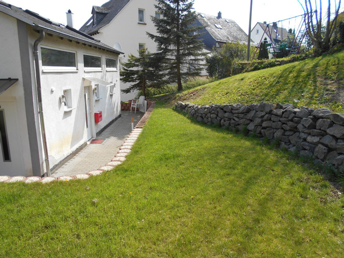 Exterior 16