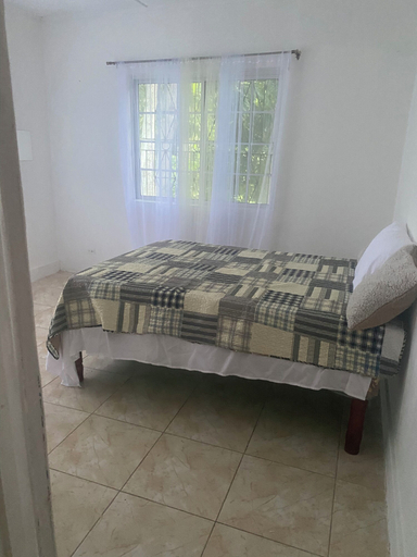 Bedroom 2, 3-bed House in Montego Bay 10 min From Airport