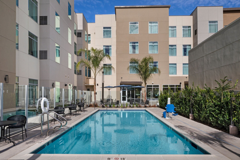 Sport & Beauty 5, Residence Inn by Marriott Chatsworth, Los Angeles