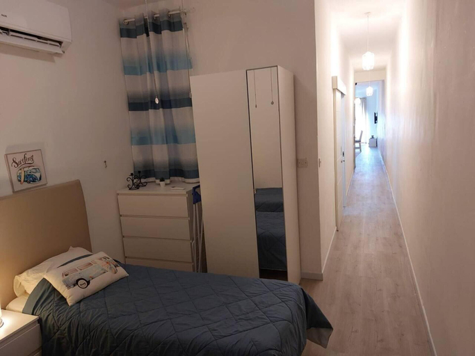 Others 4, Excellent Views 2-bed Apartment in Marsalforn Gozo