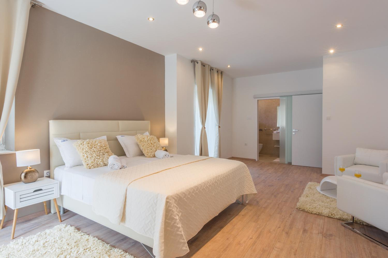 Others 3, Rooms Sea & Sun with private parking, Zadar