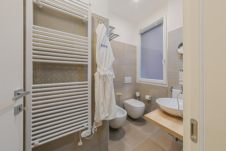 Bedroom 5, B&B H68, Savona