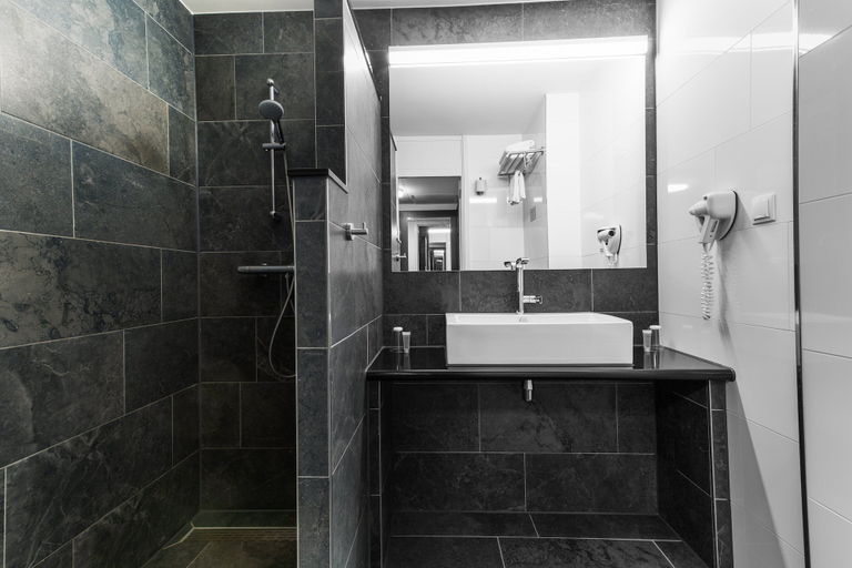 Bathroom 4, Bastion Hotel Zaandam, Zaanstad