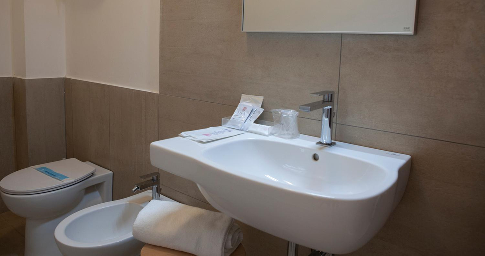Bathroom 3, Parkhotel Montigeto, Perugia