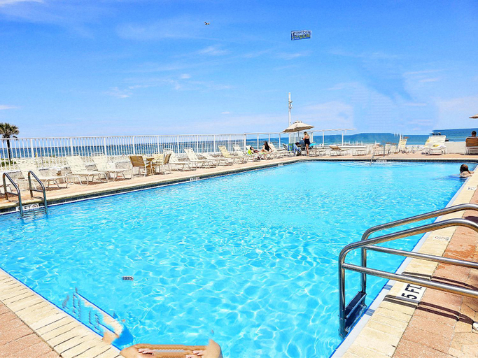 Others 4, Oceanfront escape with 2 pools!, Volusia