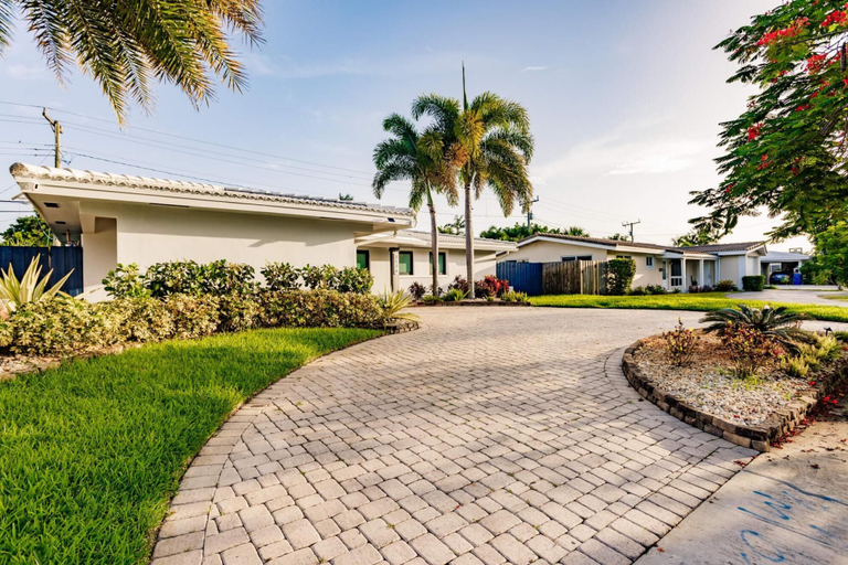 Room 5, Modern Spacious Home With Pool Jacuzzi, Broward