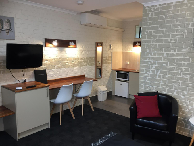 Others 5, Culcairn Motor Inn, Greater Hume Shire - Pt B