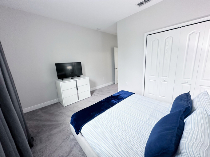 Bedroom 2, Balmoral Resort-213al 3 Bedroom Home by RedAwning, Polk