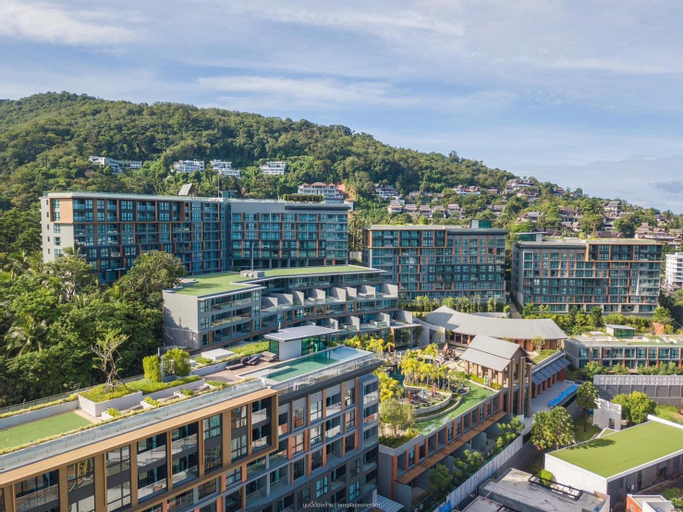 Stunning 2 - bedroom flat (80 sqm) at Surin Beach, Phuket Island