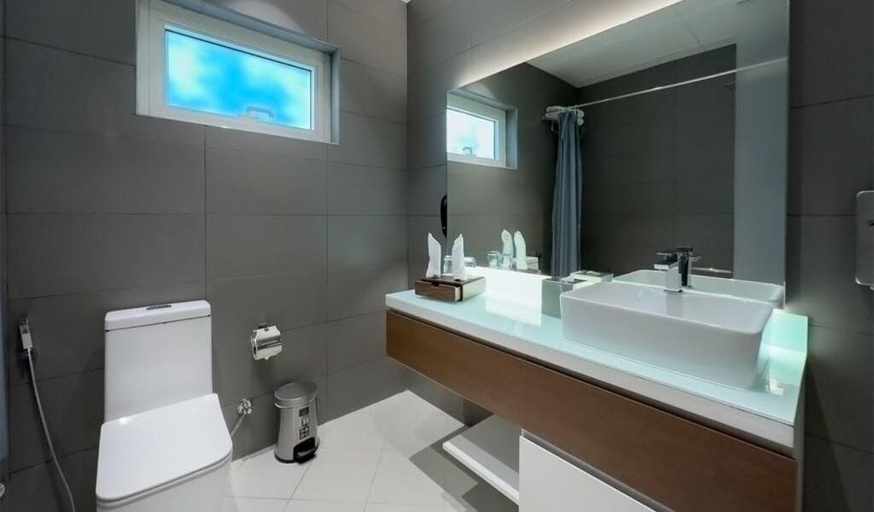 Bathroom 4, eStay Hotel, Dubai