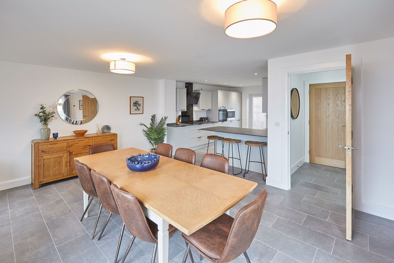 Others 5, Host Stay 3 Queens Court, North Tyneside