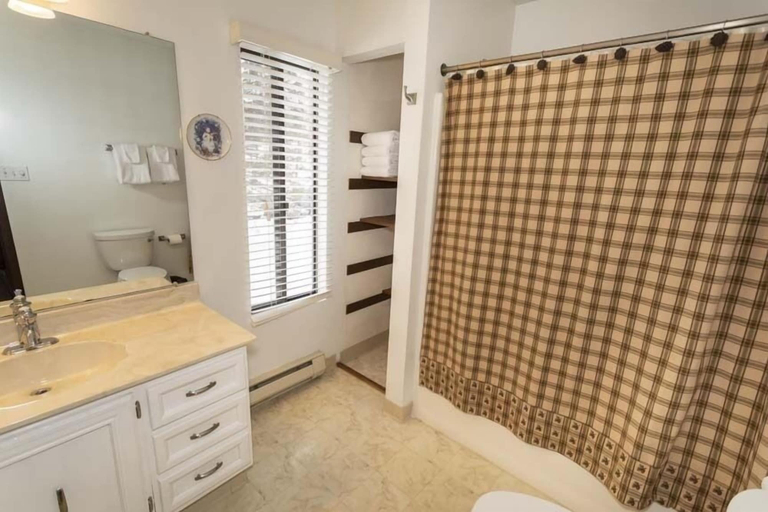 Bathroom 4, Seven Springs 3 BR Deluxe Condo, Near Golf Course by RedAwning, Somerset