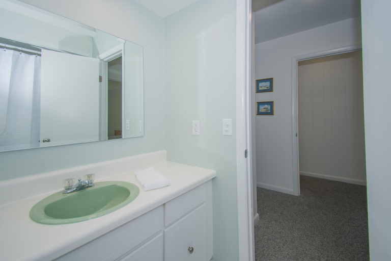 Bathroom 4, 332 Captain John Fripp Villa, Beaufort
