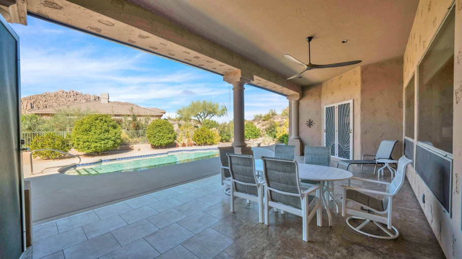 Outdoor dining 5, Casa Soleil 3 Bedroom Home by RedAwning, Maricopa