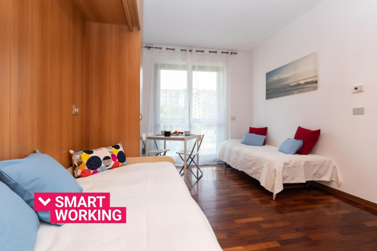 Room 4, Studio con Terrazzo nei Pressi Dell Universit by Wonderful Italy, Torino