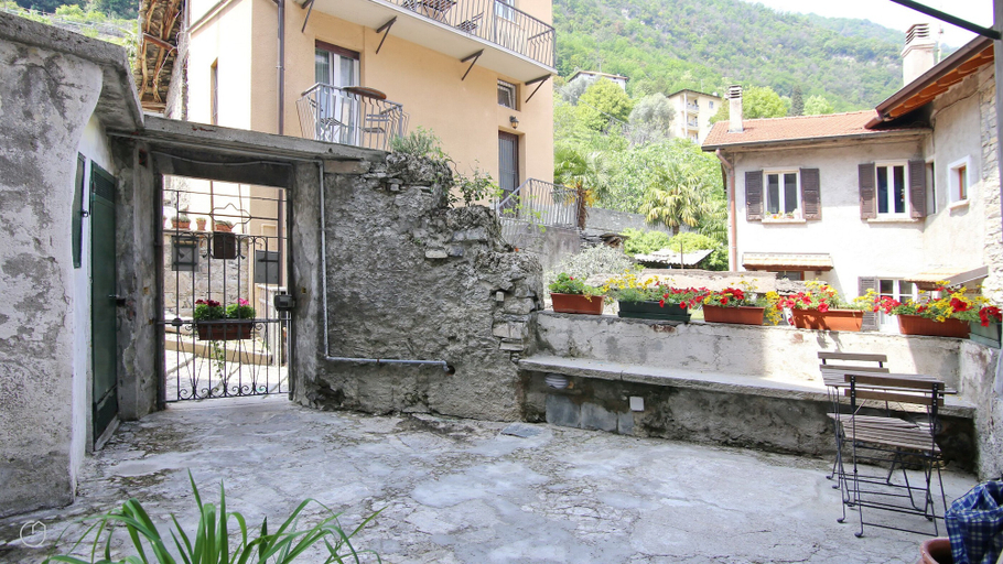 Room 4, Italianway - Riva Soldino 9, Como
