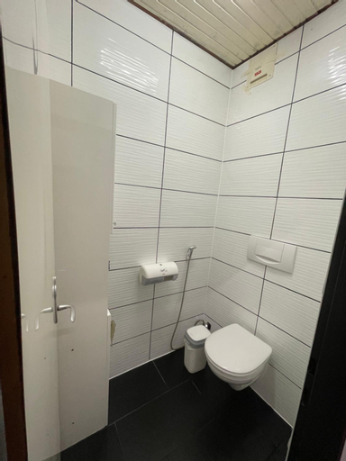 Bedroom 3, HOSTEL LOVELY ROOMS, city center, shared Bathroom, windows to corridor, Villach