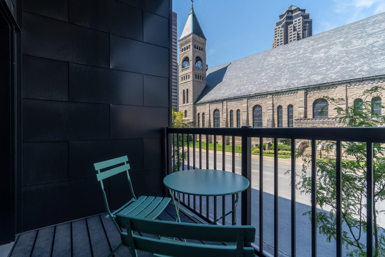 Room 3, Des Moines Alluring 2BD 2BA Downtown Apartment, Polk