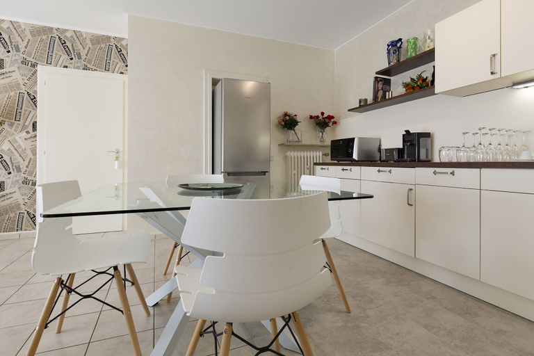 Others 5, Villa Canterbury, Luxembourg