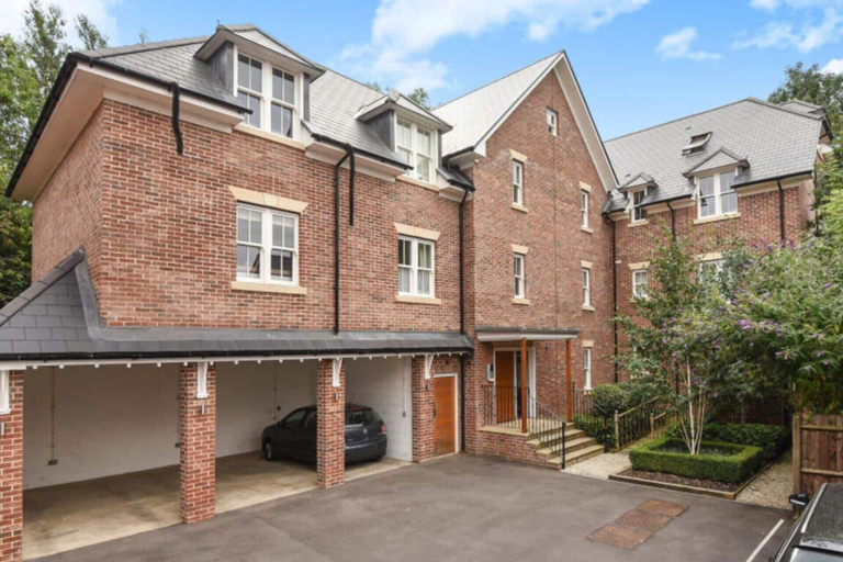 Exterior & Views, Spacious 2-bed Apartment in Oxford, Oxfordshire